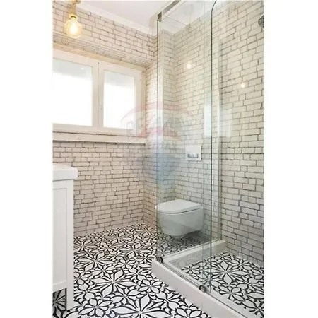 T2 Alvalade Em 3 Pessoas Apartment *