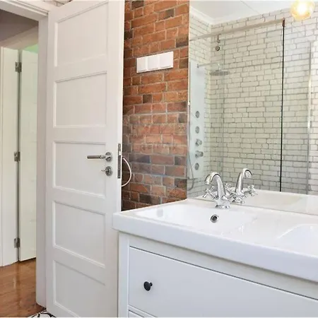 Apartment T2 Alvalade Em 3 Pessoas Lisbon
