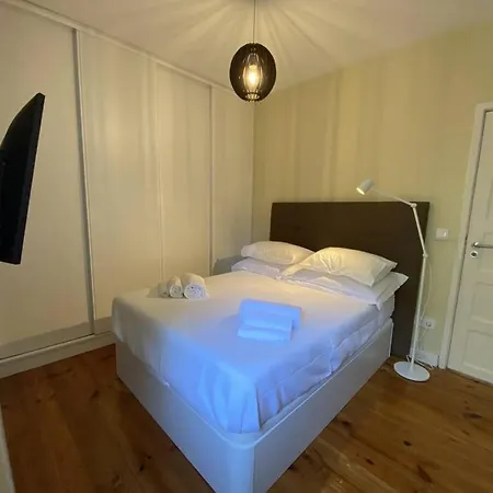 Appartement T2 Alvalade Em 3 Pessoas *