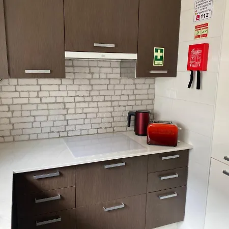 T2 Alvalade Em 3 Pessoas